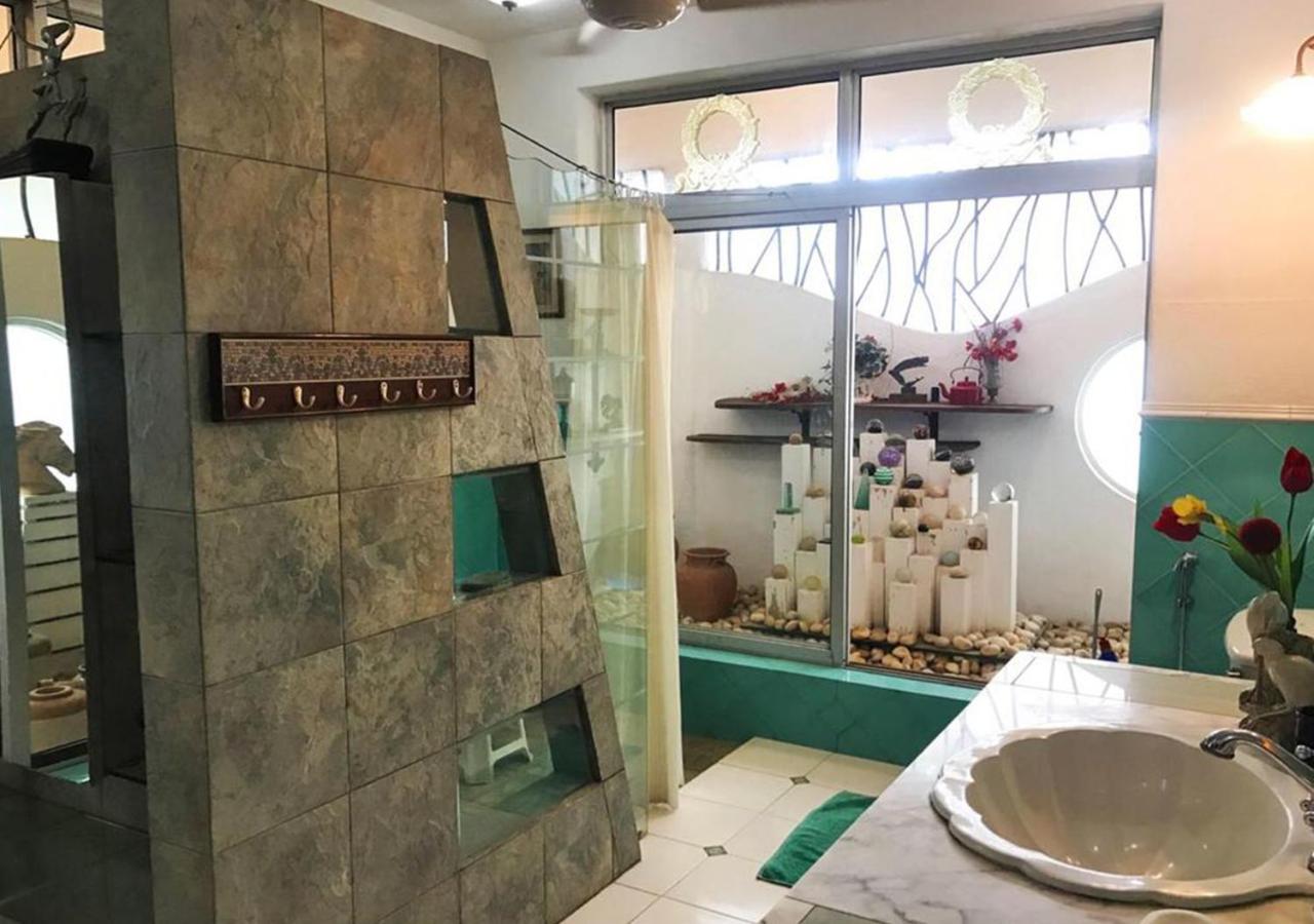 Bella Vista By Stayvista - A Haven With Lush Green Surroundings, Zen Garden, Quirky Decor & A Inviting Swimming Pool Lonavala Buitenkant foto